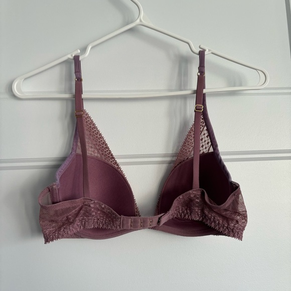 Victoria’s Secret lace plunge bra in mauve - Picture 3 of 3